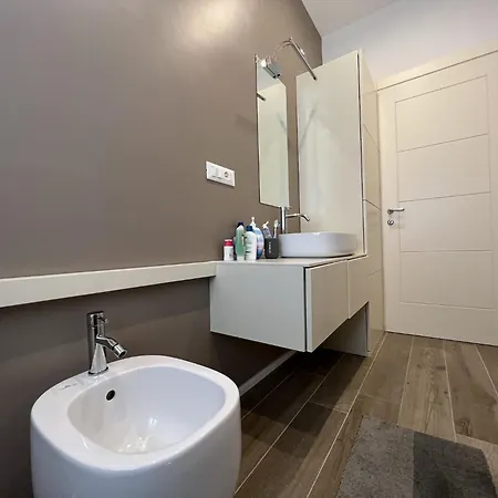 Apartment Comodo Con 2